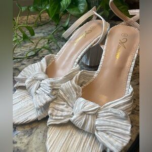 White Bow Heels Size 8